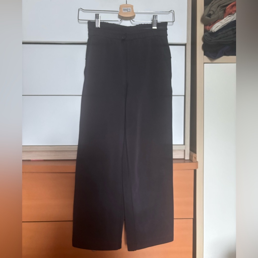 Lululemon Softstreme Cropped Pants size 0